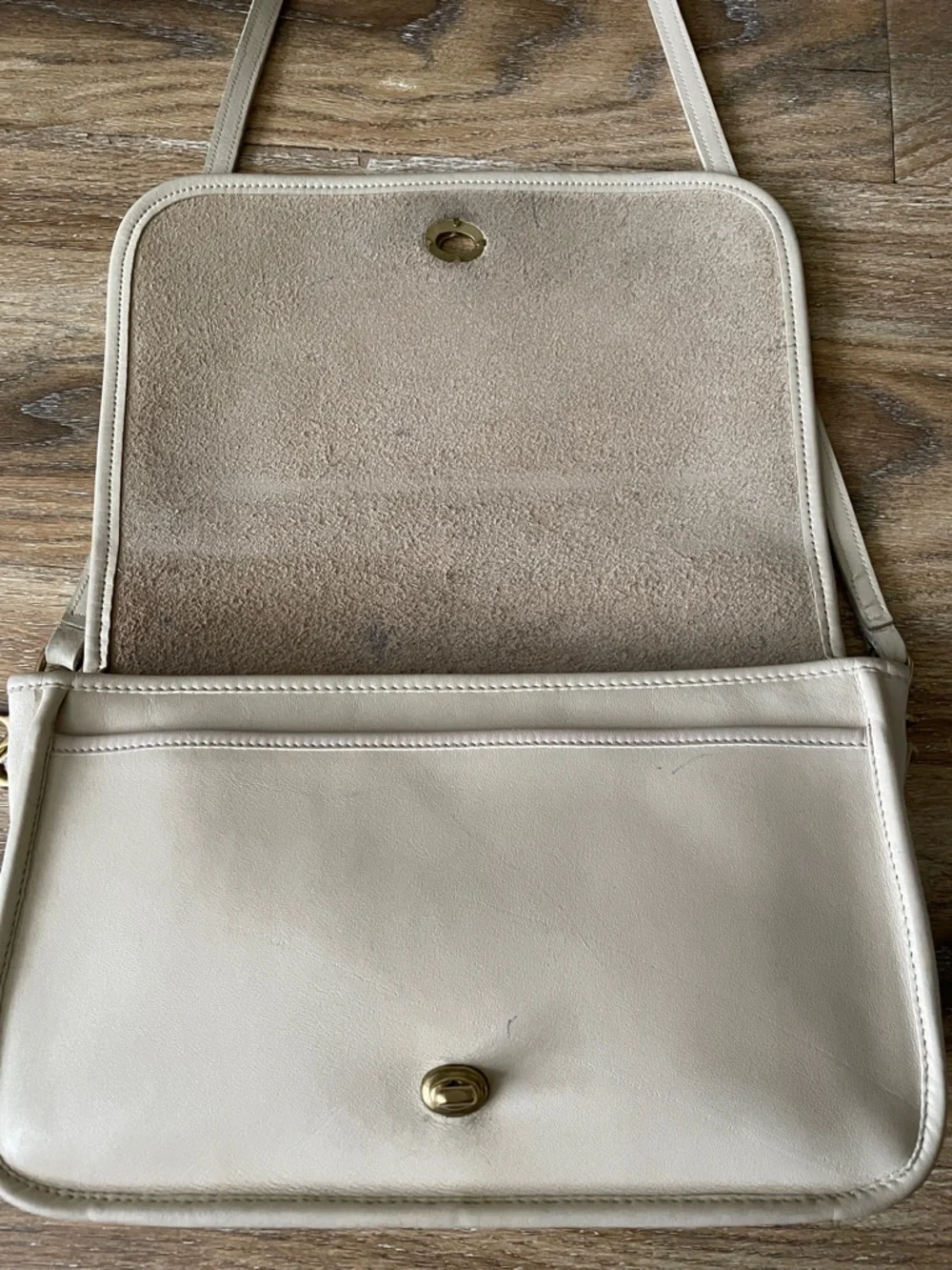 Coach Vintage Turnlock Shoulder Bag in Bone - Picture 12 of 16